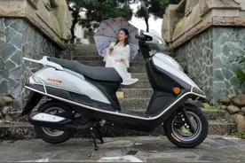 大运平民踏板佳影，125排量马力7.6匹，符合国四标准，售5280元图片