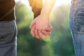 今日情人节‖婚姻十年，可还记得多年以前你和她的情深似海图片