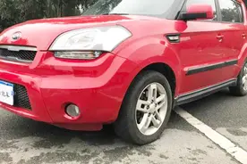 三万多买的2012年的起亚秀尔，空间大，年限近，就是油耗有点高