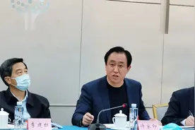 许家印：民营企业投身乡村振兴，是实现先富帮后富的最好路径图片