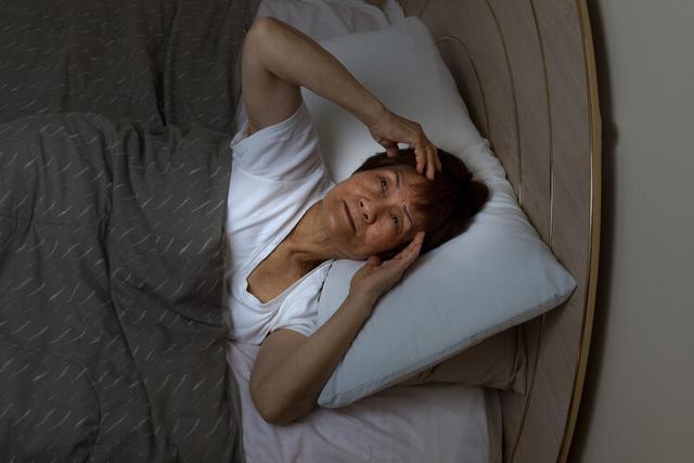 女性绝经后,还能有房事吗?别不好意思,了解后夫妻生活更和谐