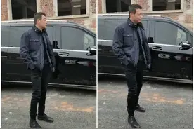 杨烁回老家 和友人在路边聊天被拍 本人跟电视上的差距也太大了图片