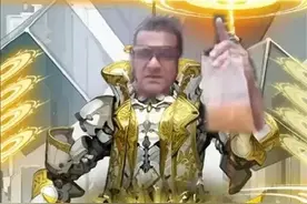 新加坡“饮茶哥”爆红B站！十种语言叫你到点快喝茶图片