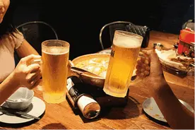 在青岛，有一种喝啤酒叫“来料加工”！本地人喝酒目的地推荐图片