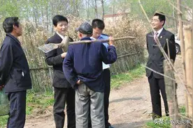 农村村干部不好当，遇到胡搅蛮缠的人该怎么办？4个方法帮你解决图片