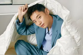 张继科不打乒乓球，靠颜值吃饭！这时尚大片太帅了，型男范十足图片