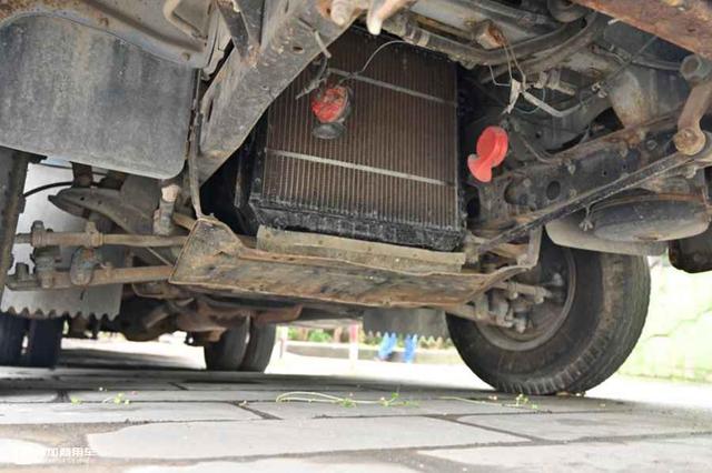 日系中巴经典车型，平顶二代丰田考斯特还记得吗？现在相当少见了