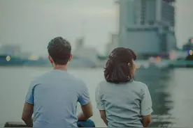 中年夫妻婚姻关系很纯洁：你我本不再有缘，全靠娃纠缠，太真实图片