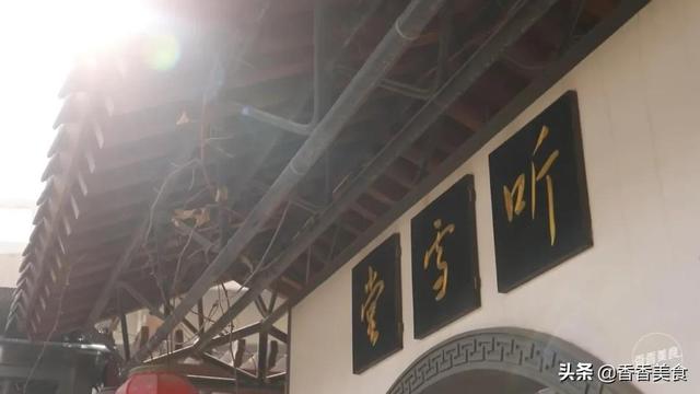 鹅蛋能和花胶一起吃了 2026年鹅蛋能和花胶一起吃了会中毒吗