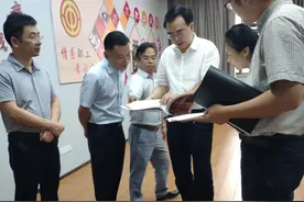 中国铁路南昌局集团有限公司党委副书记万军调研铁路二村社区党群服务中心工作图片