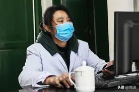 我19岁那年结婚，然后跟公公学医，当了一名村医为百姓服务了30年图片
