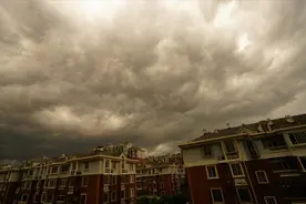 四川大竹县大枫树煤矿因暴雨发生事故 2人被困图片