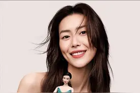 超模界巩俐、又拿下亚洲第一，33岁还单身的刘雯把我们“骗”了图片