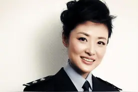 “央视一姐”周涛的光辉岁月图片