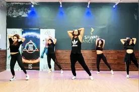 有灵魂的印度健身舞就该这么跳，看到我又忍不住尝试了一把图片