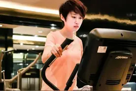 中国最年轻的女乒世界冠军，如今长相甜美，买千万别墅独居图片