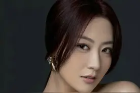 白冰是假富太太？京城四美之一，未婚先孕以离婚收场图片