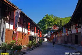 不是甘南胜似甘南，陕甘川三省交界处的避暑胜地，青木川古镇图片