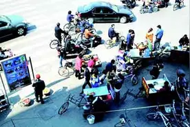 还在“马路市场”聚集？来来来，到洛川这个地方，既能找工作还能休息~图片