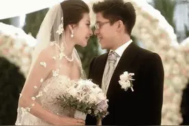 霍启刚郭晶晶大婚，何鸿燊坐着轮椅都赶来，为何坐不上主桌？图片