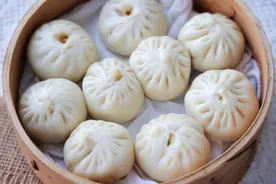 早餐小笼包，一口一个，学会在家做，比外面卖的健康好吃图片