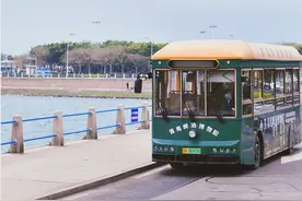 青岛旅游攻略沿途海景绝美 坐上复古铛铛车去看海吧图片