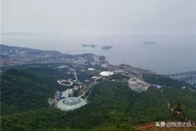 欣赏大连风光的好地方，一面靠海一面靠山，还是登山的好去处图片