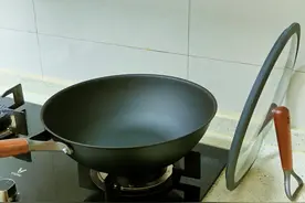 一餐好饭 一口好锅 三禾窒氮轻铁锅图片