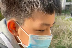 白百何罕晒儿子帅照，12岁元宝越长越不像爸爸，母子互动有爱图片