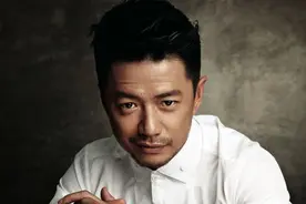 14年前一部没有女人的剧大火，剧中的6位演员，如今个个成大腕图片