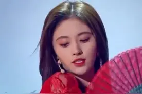 上帝吻了鞠婧祎颜值，却送给她“H型腰”，这身材有点不科学吧图片