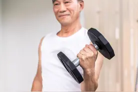 老年人如何快速增肌？坚持做5个动作，强壮全身肌肉图片