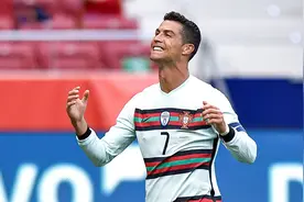 太可爱！罗西：“C罗有时也挺烦人，进个点球像夺冠一样庆祝”图片