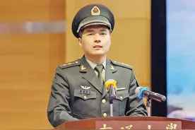 一等功1次，二等功2次，三等功3次……他从新兵就“开挂”图片