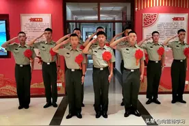 再敬一个礼，再拥抱一次！再见了，老兵图片
