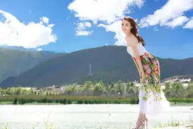 52岁的萧蔷近照曝光，女人味十足，“第一美人儿”名不虚传图片
