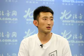 大快人心！“篮球恶棍”终于退役，曾垫脚踩残5员大将，球迷欢呼图片