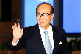 李嘉诚办公室12字对联：揭秘他被张子强勒索10亿，却没报复的缘由图片