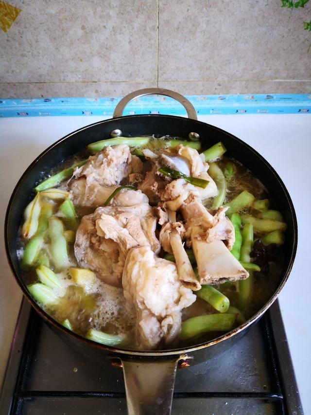 它含8种氨基酸，才15一斤，有条件1周吃两次，不愁孩子长身体