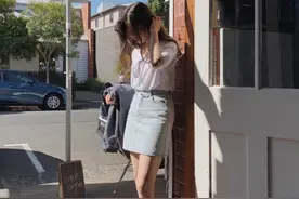 女生们夏天穿裤子要避免露出内裤痕迹，不然真的很尴尬图片