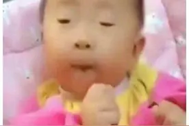 女子生下“无眼”男孩，急忙叫医生检查，医生看清后瞬间乐了图片