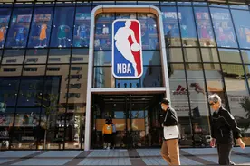 名记曝NBA财务状况！湖人单赛季净赚7亿，还有球队长期亏损？图片