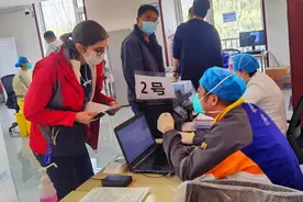 外籍人士来这儿接种疫苗，o了图片