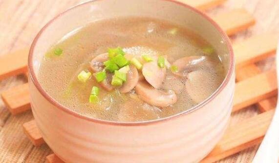 三伏天多喝汤，别错过4种蔬菜汤，清热去火又消暑，对身体好