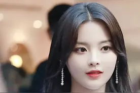 “小学”学历的顶流爱豆，初中没毕业，如今成粉丝追捧的偶像图片