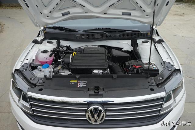 德系热销三厢家用车，6AT油耗5.6L，低价格高质量，实拍大众朗逸