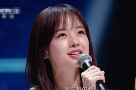 网络春晚绝了：王冰冰丁真好甜，老腔搭摇滚燃爆，一群老人惹泪崩图片