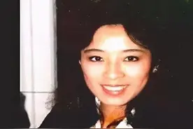 华裔空姐邓月薇：留下了4分钟的录音，被美国政府奉为英雄图片