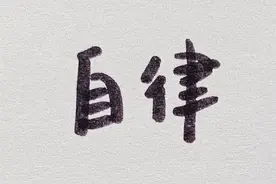 壁纸图集｜两手空空，心事重重图片