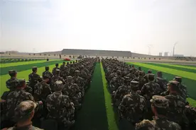 新兵实弹射击“初体验”打响军旅人生“第一枪”图片